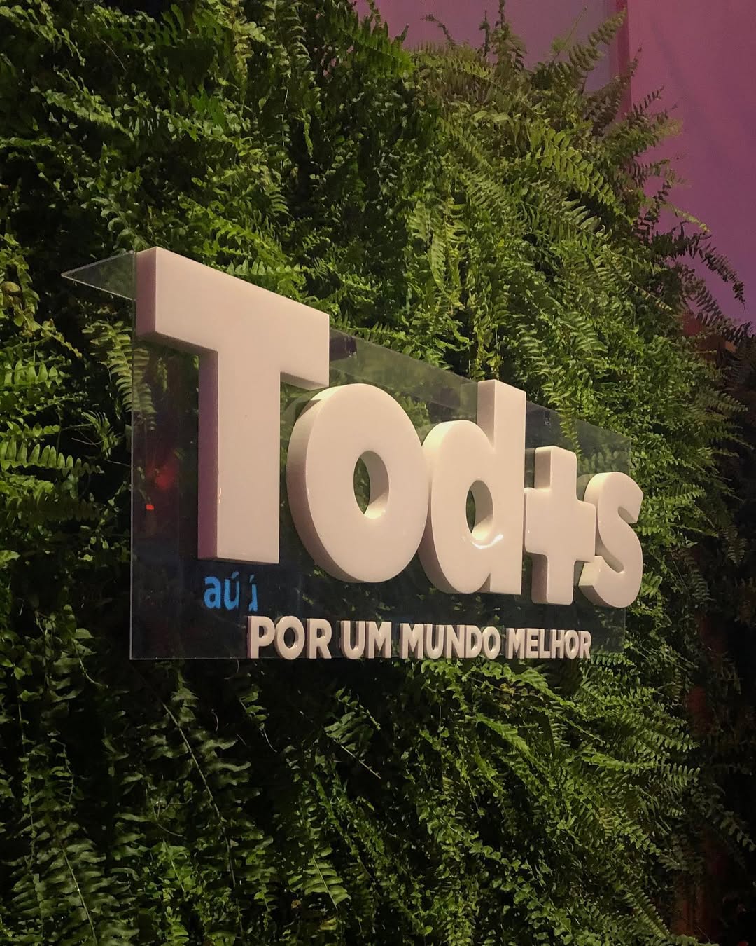 Linha Glossy marcando presença no @rockinrio 🤟🏻 Camarote @quemacontece